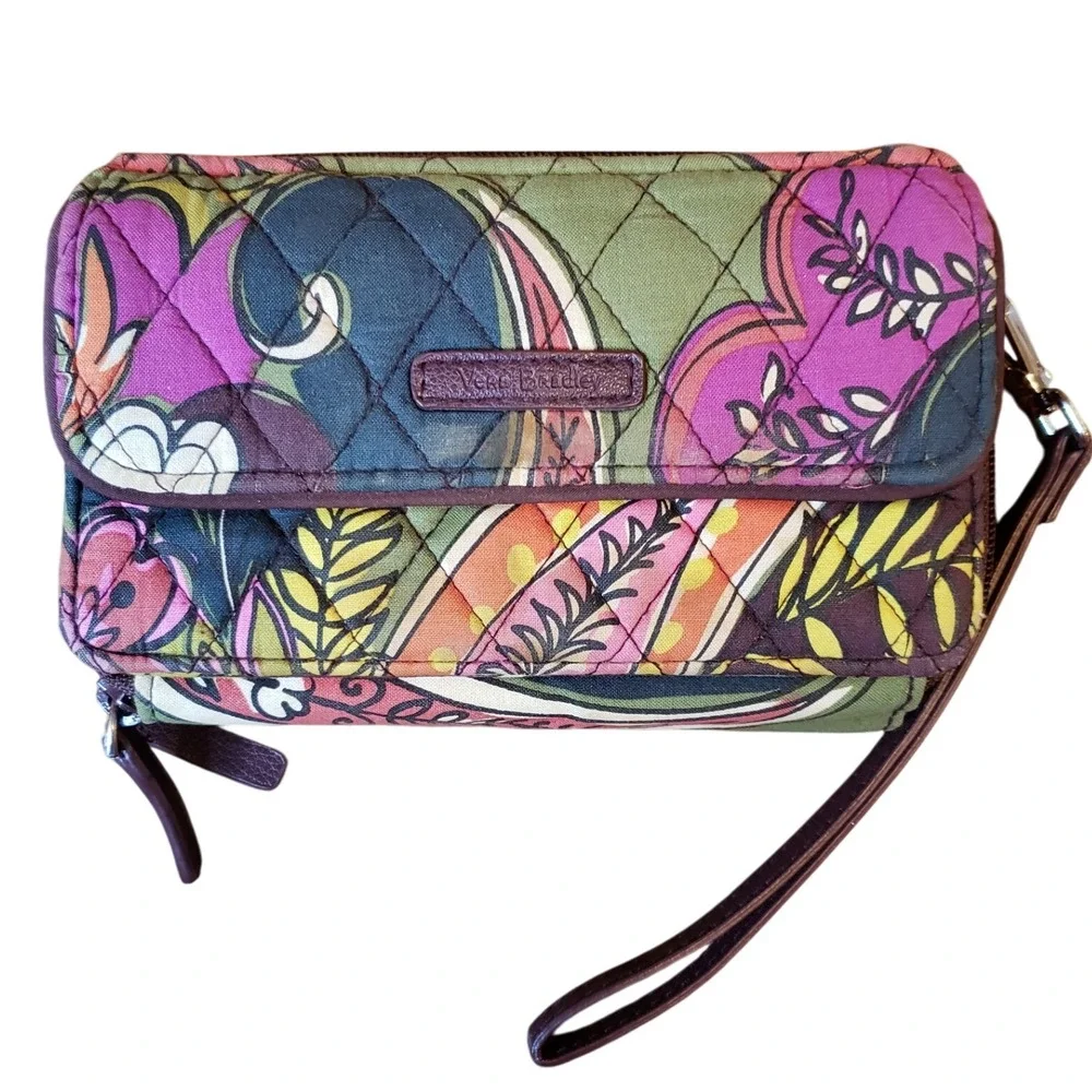 Vera Bradley Quilted Wristlet Wallet Vera Pattern Multi Color Green‎ Pink Purple